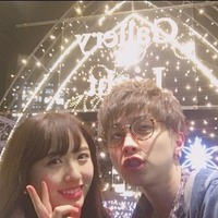 元AKB48の大和田南那、若槇太志郎との2ショットを公開「とってもドキドキでした」 画像