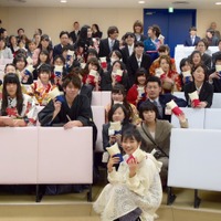 井上苑子が150校から選ばれた卒業式にサプライズ登場！ 画像