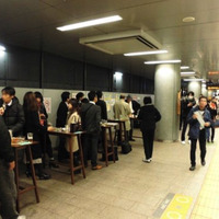 京阪電車、今年も電車で飲める「中之島駅ホーム酒場」を開催中 画像