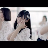 けやき坂46、新曲「ハッピーオーラ」MV公開！メンバーが妖精に