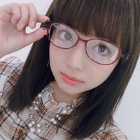 どのメガネが好み？武田舞彩、ファン参加型の「メガネGP」を開催中！ 画像