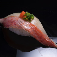 今が旬！はま寿司、「金目鯛」の握りを発売