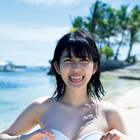 松田るか、沖縄とセブ島で“最後”の水着姿披露！1st写真集が発売 画像