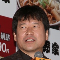 佐藤二朗、役者人生でキスシーンは2回「ブチューってチューした」 画像