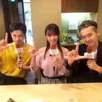 謎メニューが評判の店を訪れた『ルパンの娘』の出演者（左から）瀬戸康史、深田恭子、渡部篤郎　（C）フジテレビ