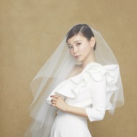 中川翔子、エレガントなウエディング姿を披露！結婚への思い語る 画像