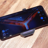 ASUSがゲーミングスマートフォン「ROG Phone II」のグローバル版を発表 ...