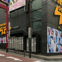 Perfume、渋谷の街をジャック！幻想的なポスター多数登場 | RBB TODAY