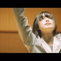 欅坂46・平手友梨奈のソロ曲「角を曲がる」ミュージックビデオ公開！ 画像