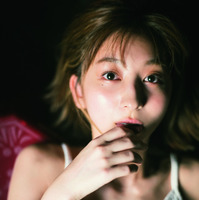飯田里穂 20th Anniversary PHOTOBOOK「永遠と一瞬」（東京ニュース通信社刊）