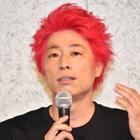 田村淳、ライブ前に亮にはナイショでイメチェン！「原点回帰」の赤髪へ 画像