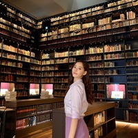 「圧巻でした」新木優子、『スーツ2』図書館セットにコメント！ 画像