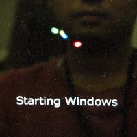 Windows 7を起動すると、真っ暗な画面からロゴがアニメーションしつつ浮き上がってきます