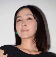 麻生久美子、“エロ本”でグラビアデビューの過去！ 画像