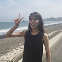 石川恋、27歳ポーズをブログに公開！ファン「可愛い」「海が似合う」と歓喜 画像