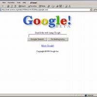 Googleの黎明期（1998年当時）の画面。Googleのロゴと検索ボックスだけの真っ白なホームページだったとのこと
