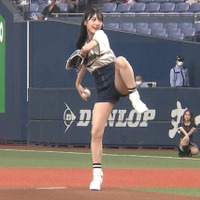 NMB48・横野すみれ、人生初始球式は75点！ショートパンツで綺麗なモーション披露 画像