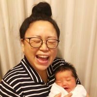 ニッチェ江上、生後5日目の息子との初ツーショット公開！「とっても幸せそう」「いい表情」 画像