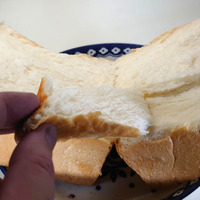 焼きたて食パンの一本堂「生クリーム食パン」をチェック！
