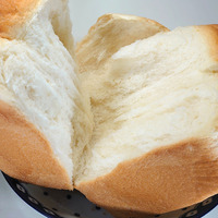 焼きたて食パンの一本堂「生クリーム食パン」をチェック！ 画像