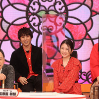月９チーム（前列左から）板尾創路、志田未来（後列左から）中尾明慶、横澤夏子（C）フジテレビ