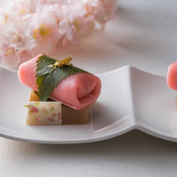 桜の生花で“おうち花見”も！ホテル椿山荘東京から「お花見弁当」など