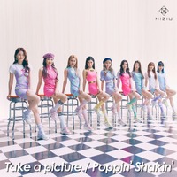 NiziU 2ndシングル『Take a picture／Poppin’ Shakin’』初回生産限定盤Aジャケット写真