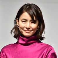 「キラキラです」石田ゆり子、日曜劇場の都知事姿投稿！ 画像