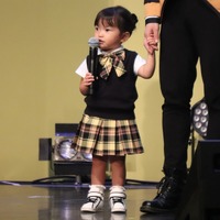 【TGC teen 2021】“3歳の歌姫” 村方乃々佳ちゃん、手をつながれランウェイに！『となりのトトロ』OP曲熱唱 画像