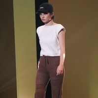 【TGC teen 2021】『ViVi』モデル・アリアナさくら、クールビューティーにランウェイを闊歩 画像