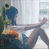 三阪咲 新曲「キミに会いたくなるんだよ」MV