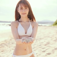 NGT48の“きれいなお姉さん”・西潟茉莉奈、1st写真集で純白ビキニ！「恥ずかしいです」 画像