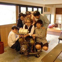 左から）永野宗典、石田剛太、ムロツヨシ、西村直子、諏訪雅、酒井善史（C）フジテレビ