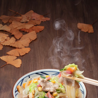 丸亀製麺、秋の人気商品「ちゃんぽんうどん」今年も登場