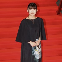 伊藤沙莉、橋本愛ら『東京国際映画祭』レッドカーペットで美の競演！ 画像