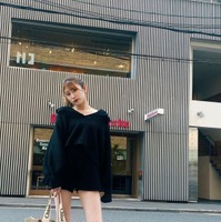 吉田朱里、美脚露出の私服ファッションに「オシャレ」「スタイル良すぎ」の声 画像