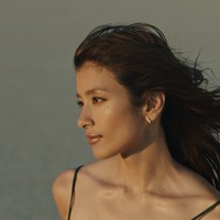 TBCの新CM「一生つづく自信」篇に出演するローラ