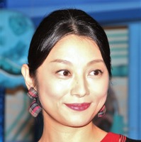小池栄子【撮影：小宮山あきの】