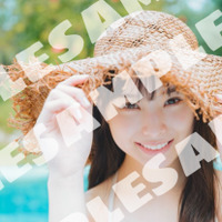 NMB48・梅山恋和1st写真集『恋する人』（出版社：主婦と生活社、撮影：tAiki）TSUTAYA EBISUBASHI限定ポストカード