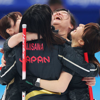 日本カーリング女子、五輪で史上初の決勝進出！銀メダル以上は確定！ 画像