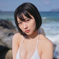 HKT48・田中美久、大人モードのビキニ姿でFLASH表紙登場 画像