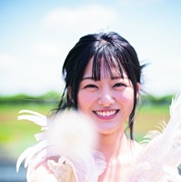櫻坂46・原田葵、『blt graph.』で卒業メモリアルグラビア！美しさ全開の純白ドレス姿披露 画像