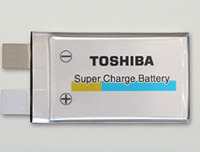 　東芝は29日、1分間で電池容量の80％まで、数分間でフル充電できる新型の充電池を開発したと発表した。