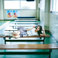櫻坂46・小林由依、2nd写真からキュートなミニスカショットが公開！ 画像