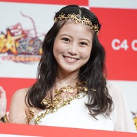今田美桜、初の“女神”衣装に歓喜「優しく微笑みたくなるような気持ち」 画像