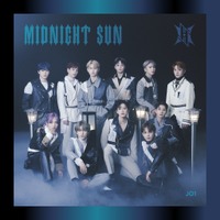 JO1 6thシングル『MIDNIGHT SUN』通常盤ジャケット写真（c）LAPONE ENTERTAINMENT