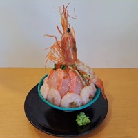 静岡頂上丼～メギス・本海老・富士山サーモン～(2,000円)