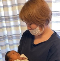 第2子出産のニッチェ江上、退院を報告！“真っ先に会いに来てくれた”相方・近藤に感激 画像
