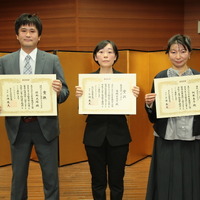 BKラジオドラマ脚本賞受賞者（左から佐野光陽さん、高橋百合子さん、阿部奏子さん）（C）NHK