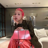仲里依紗、ネオピンクヘアにFENDIファッション公開！「ダントツかわいい」 画像